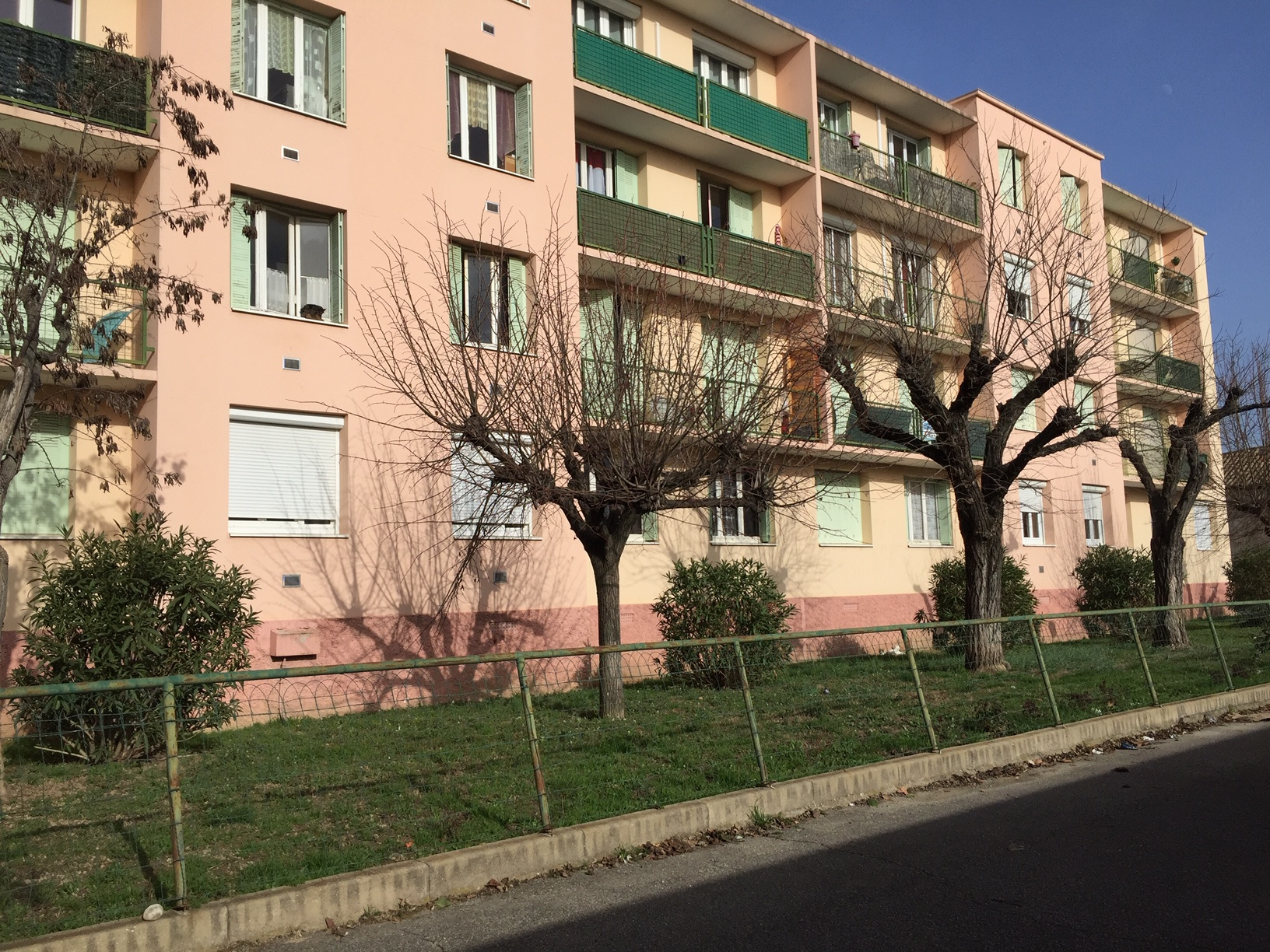 location APPARTEMENT TYPE 4 PONT SAINT ESPRIT